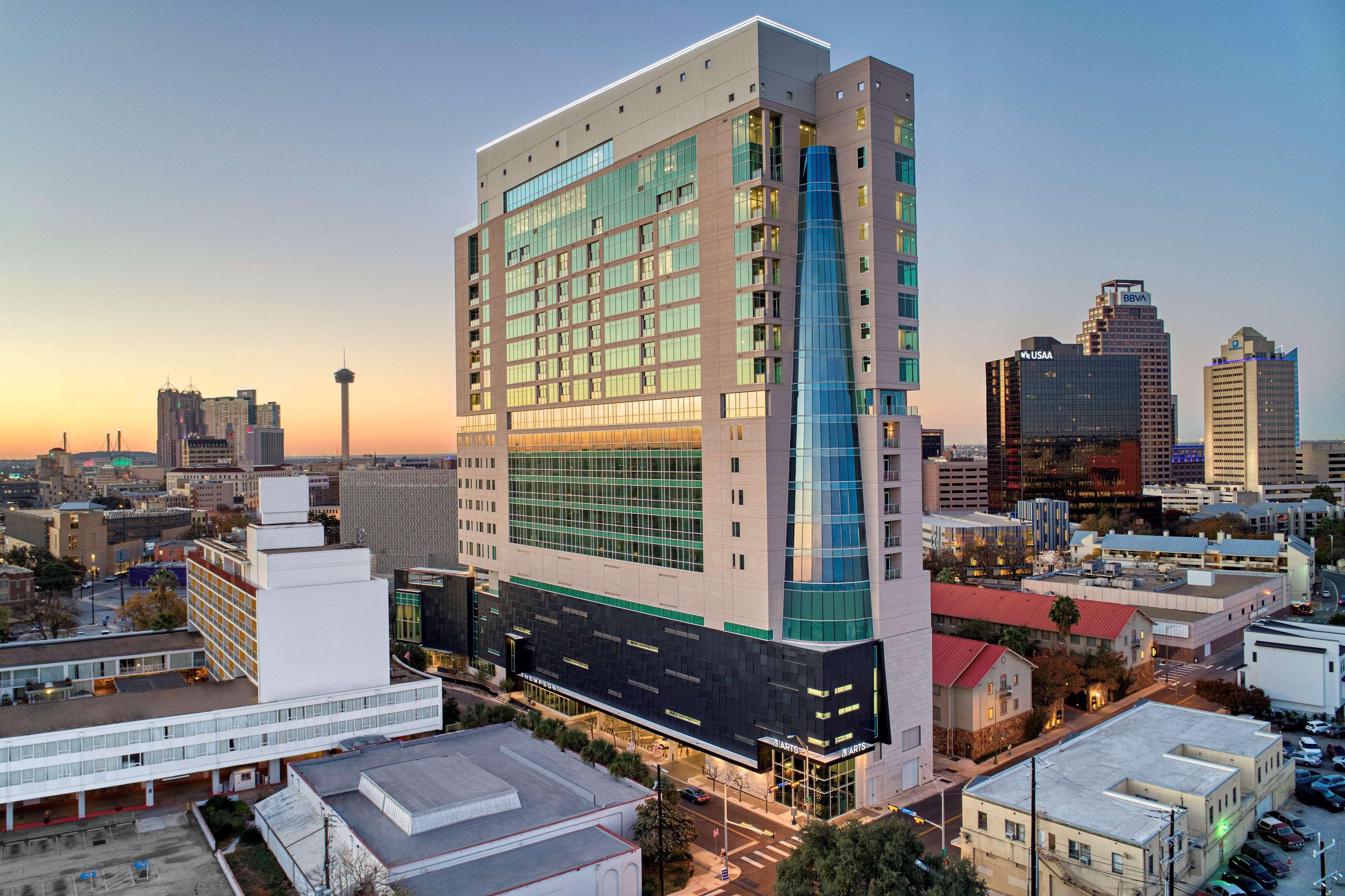 Thompson San Antonio - Riverwalk, By Hyatt Exterior photo