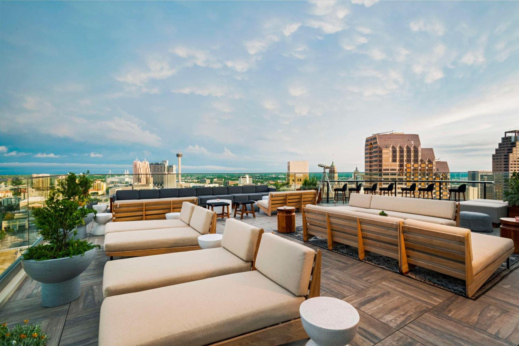 Thompson San Antonio - Riverwalk, By Hyatt Exterior photo