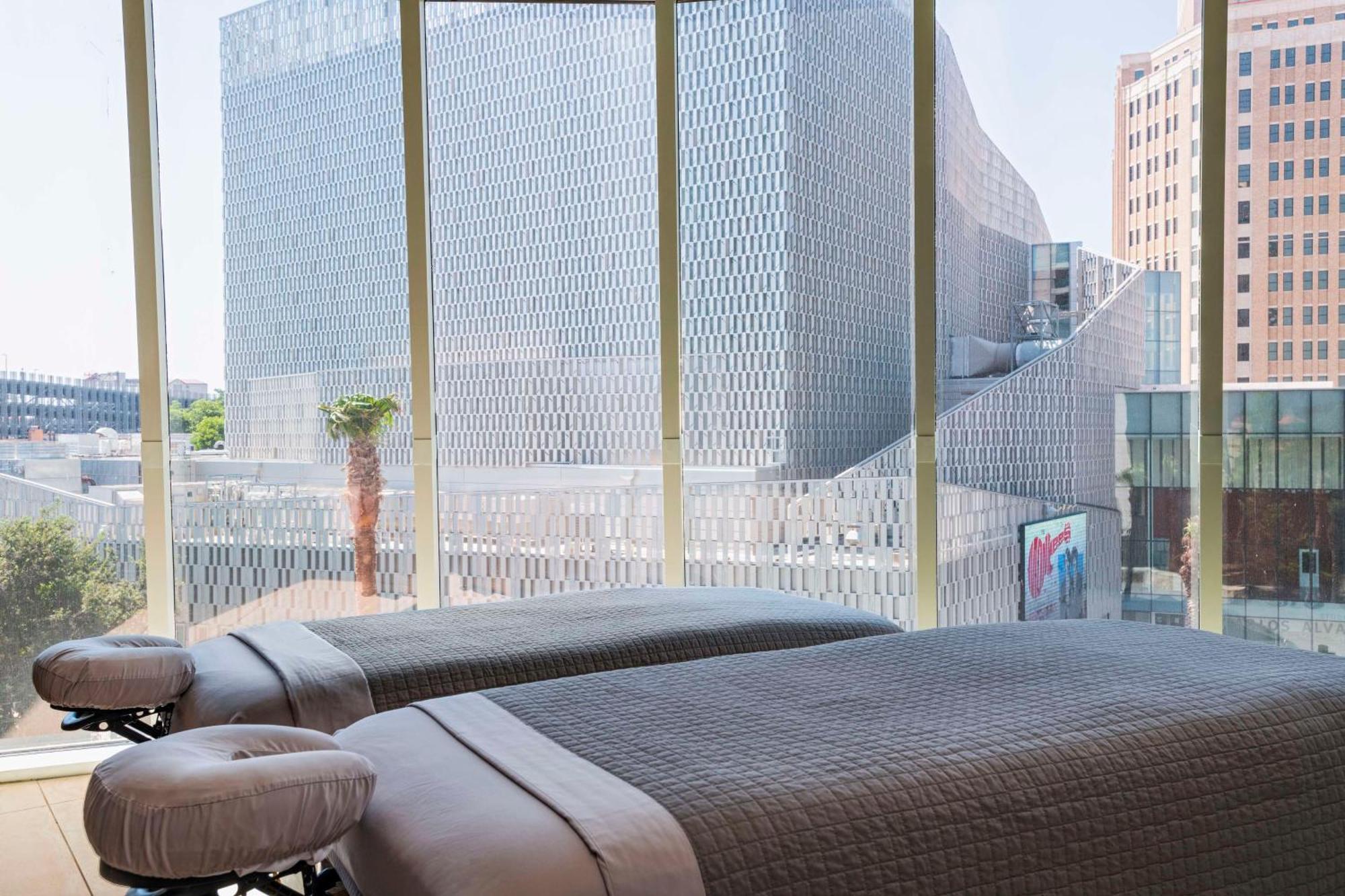 Thompson San Antonio - Riverwalk, By Hyatt Exterior photo