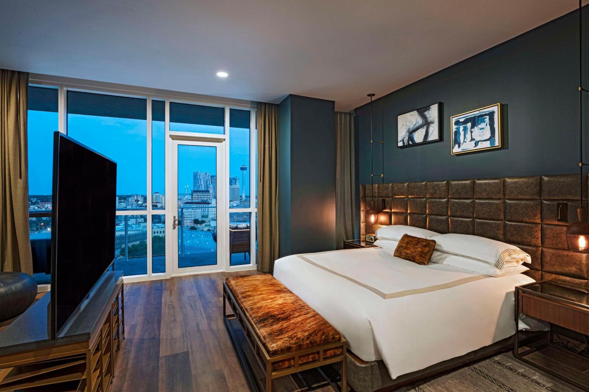 Thompson San Antonio - Riverwalk, By Hyatt Exterior photo