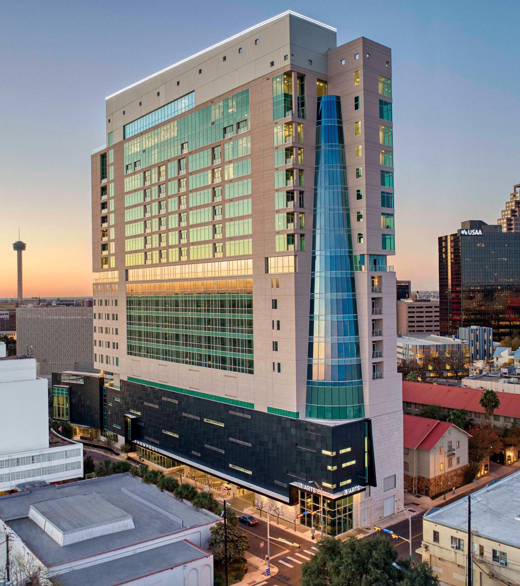 Thompson San Antonio - Riverwalk, By Hyatt Exterior photo